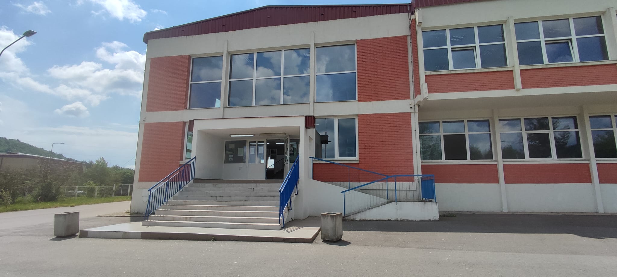 Зграда школе