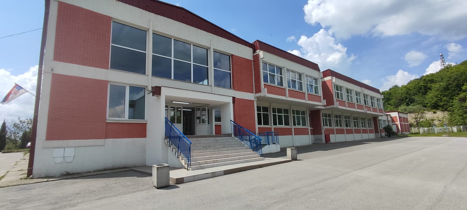 Зграда школе